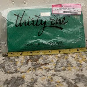 NWT thirty-one wallet